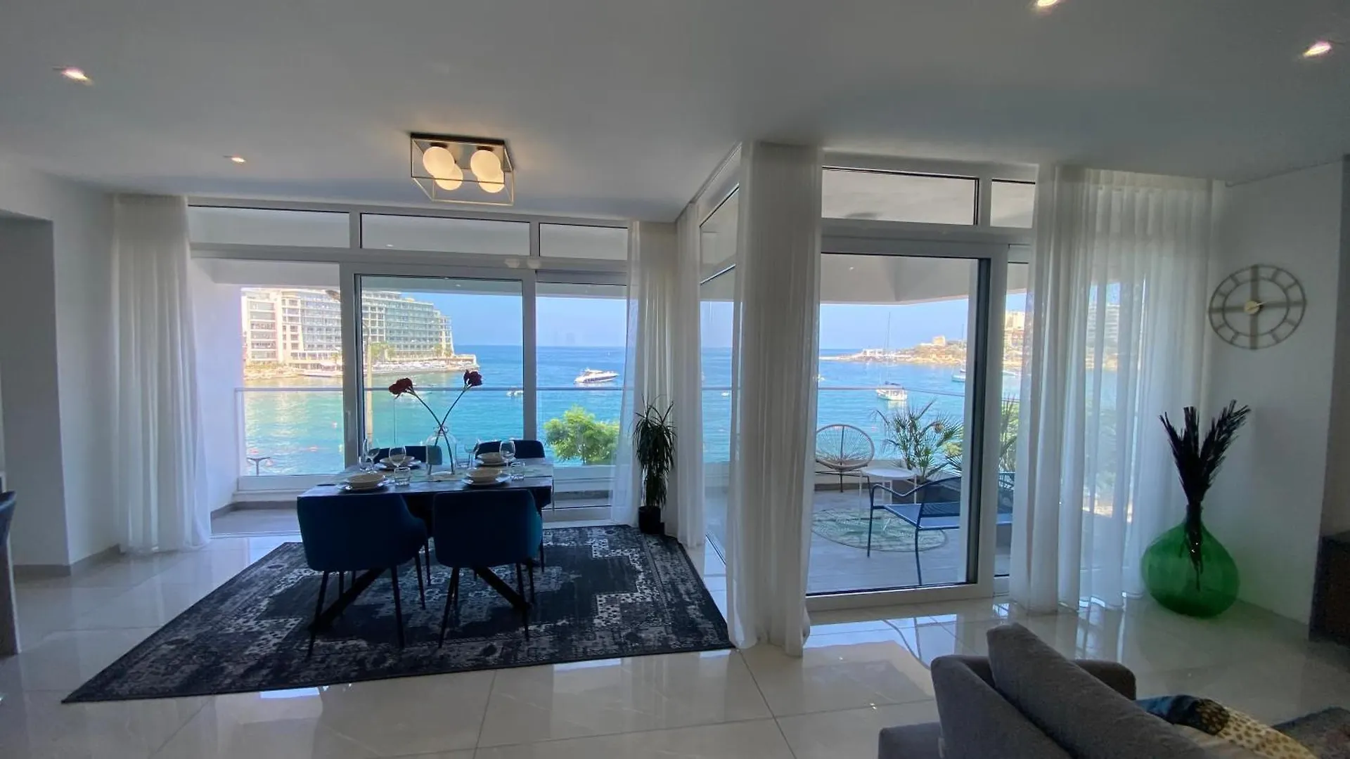 Seafront Luxury 2 Bedroom 3 Bathroom Apartment In St Julian'S Saint Julian's