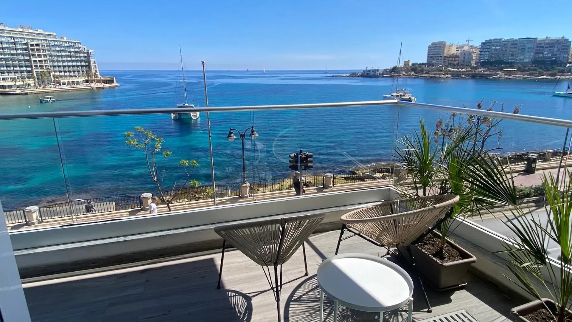 Seafront Luxury 2 Bedroom 3 Bathroom Apartment In St Julian'S Saint Julian's