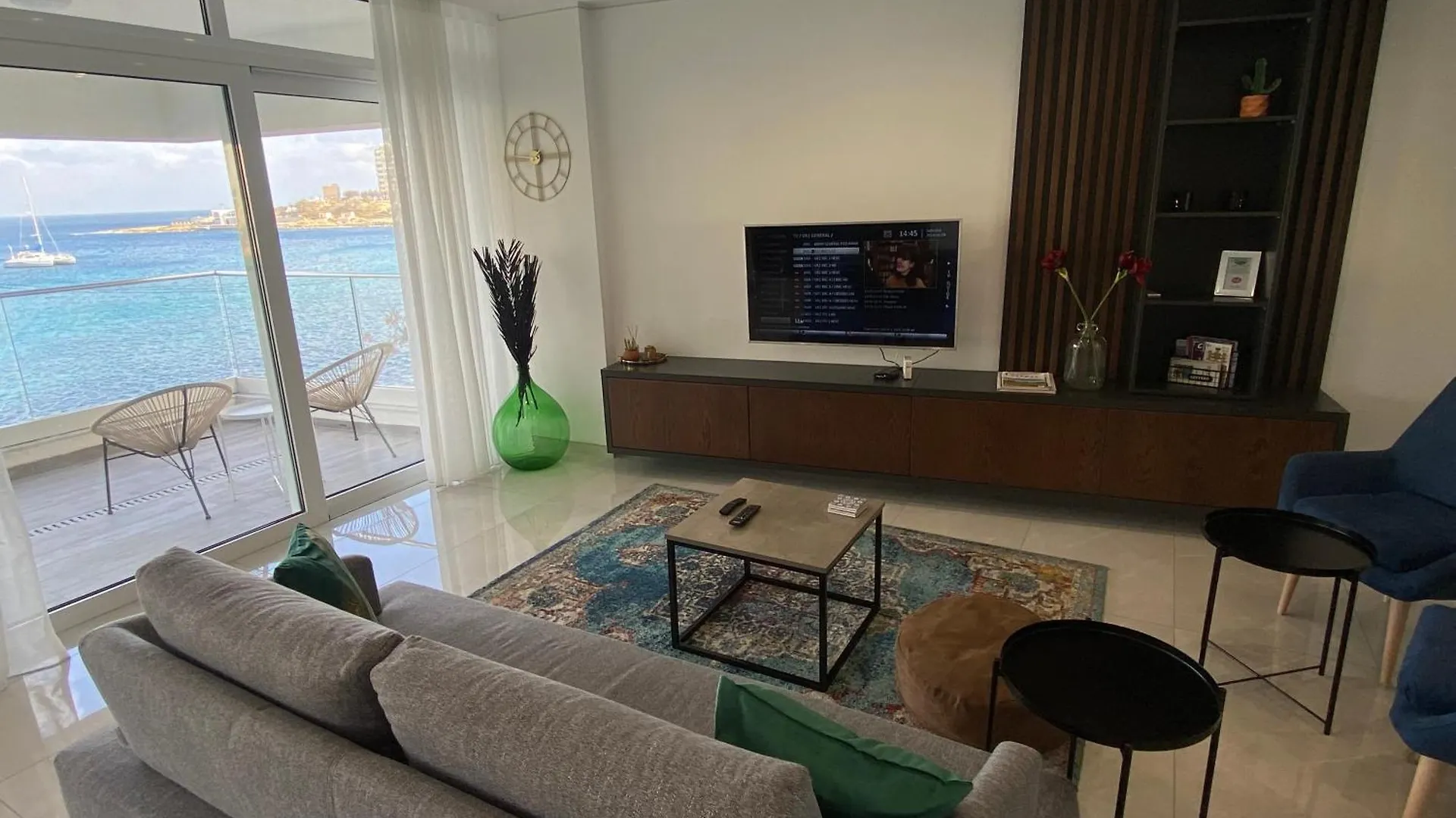 Seafront Luxury 2 Bedroom 3 Bathroom Apartment In St Julian'S Saint Julian's
