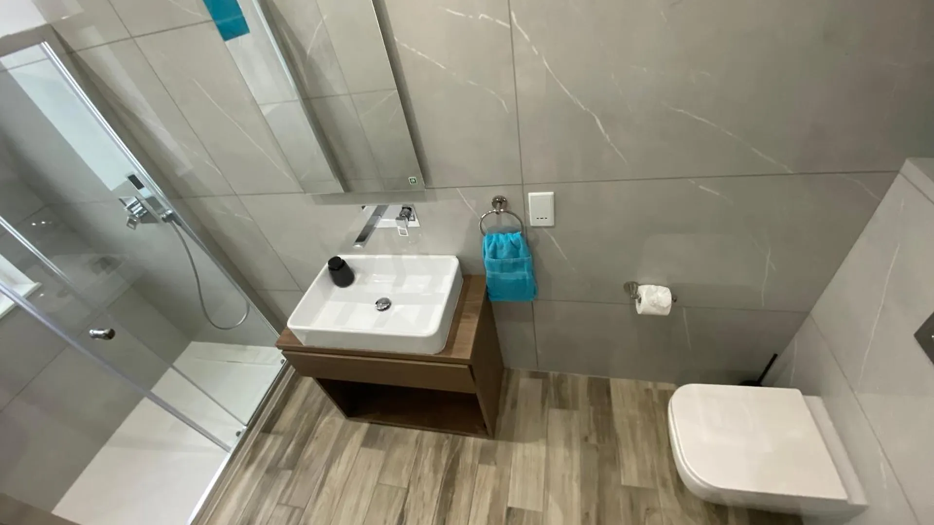 Seafront Luxury 2 Bedroom 3 Bathroom Apartment In St Julian'S Saint Julian's
