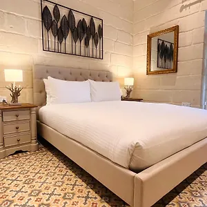  Appartamento Typical Maltese Maisonette In St.julians